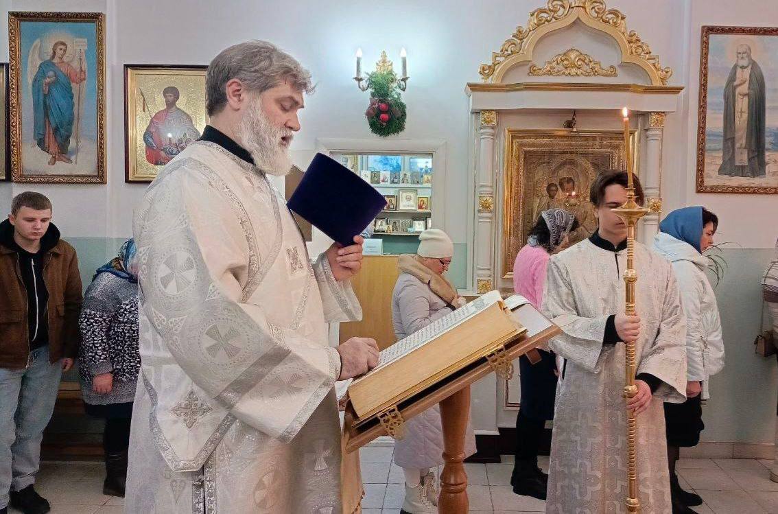 Епископ Скадовский и Алешкинский Филарет совершил божественную литургию в Свято-Сергиевском храме Скадовска Епископ Скадовский и Алешкинский Филарет совершил божественную литургию в Свято-Сергиевском храме Скадовска