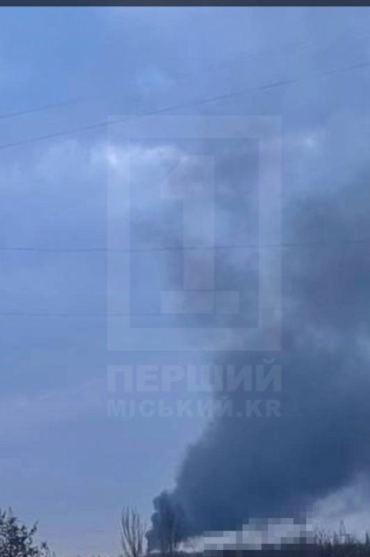О взрыве в Кривом Роге сообщают местные паблики О взрыве в Кривом Роге сообщают местные паблики
