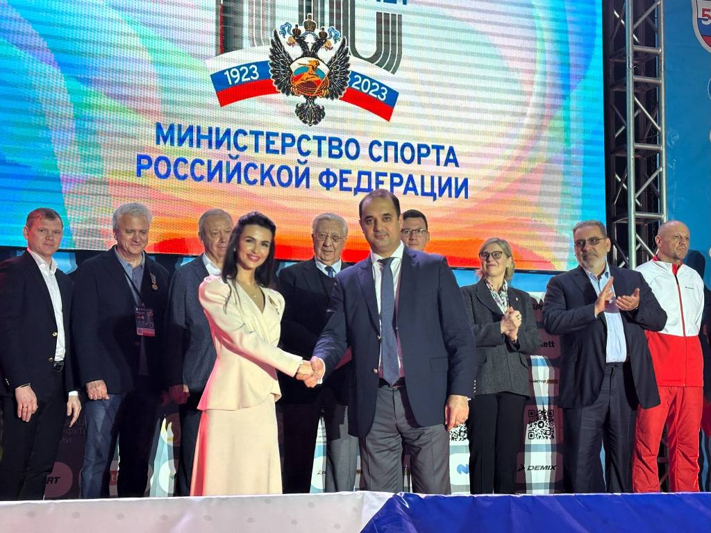 Федерация футбола Херсонской области поздравляет Эмиля Гуметовича Алиева с днем рождения! От всей души поздравляем Вас, Эмиль Гуметович, с днем рождения!