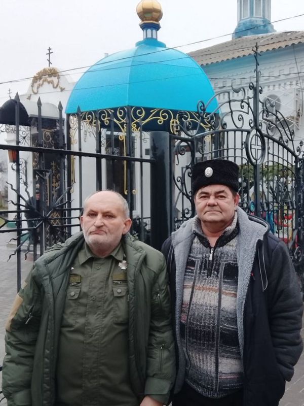 В дни рождественских праздников в Херсонской области, вместе со своими братьями-казаками из хуторского казачьего общества «Благоверного Князя Александра Невского», мы заступили на охранение общественного порядка в храме... В дни рождественских праздников в Херсонской области, вместе со своими братьями-казаками из хуторского казачьего общества «Благоверного Князя Александра Невского», мы заступили на охранение общественного порядка в храме...