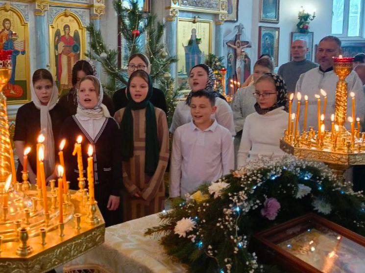 Епископ Скадовский и Алешкинский Филарет совершил божественную литургию в Свято-Сергиевском храме Скадовска Епископ Скадовский и Алешкинский Филарет совершил божественную литургию в Свято-Сергиевском храме Скадовска