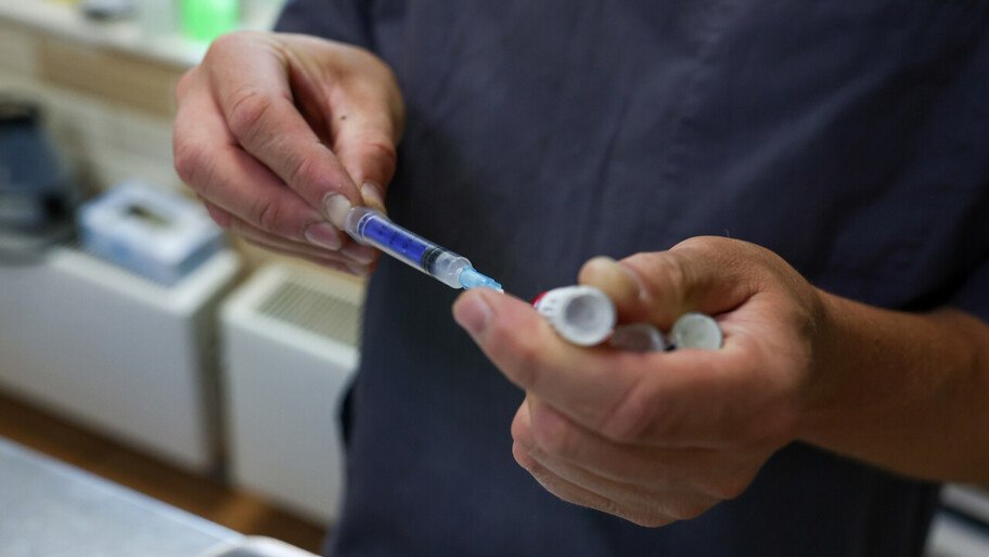 В России начали готовить персональные вакцины для больных меланомой