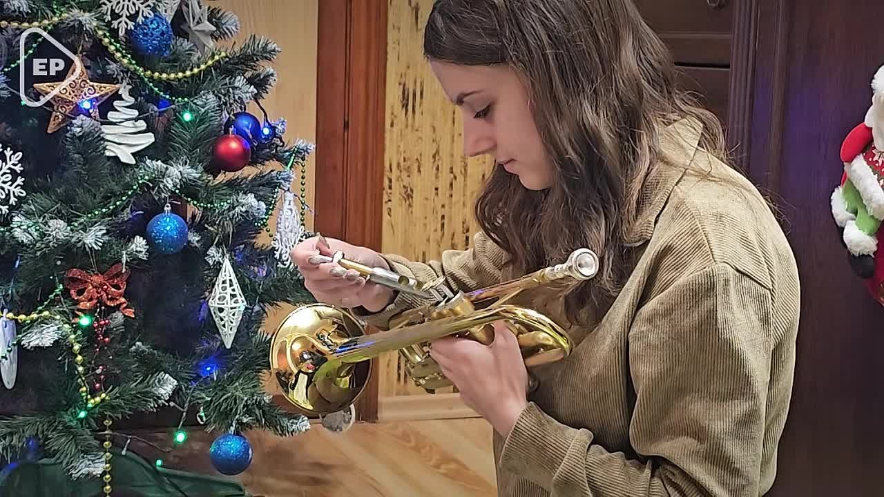 Новогодний подарок от депутата Госдумы доставили 16-летней Святославе из Скадовского округа