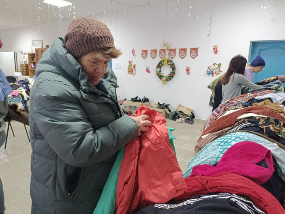 Волонтеры из Ставропольского края передали сладкие новогодние подарки для детей и гуманитарную помощь жителям села Богдановка Волонтеры из Ставропольского края передали сладкие новогодние подарки для детей и гуманитарную помощь жителям села Богдановка