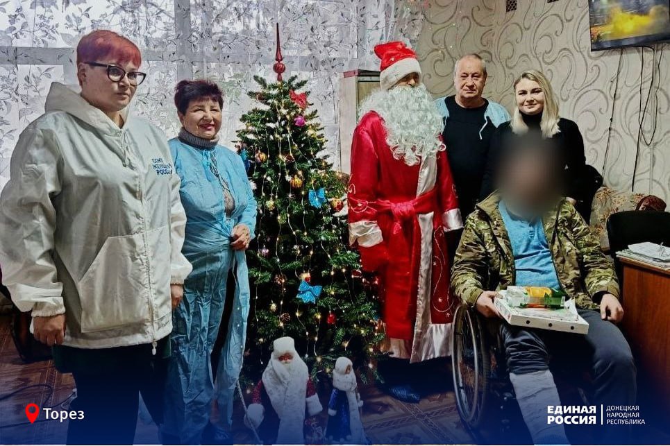 Единая Россия отправляет на фронт новогодние подарки и помощь участникам спецоперации, организует мероприятия для бойцов, проходящих лечение в госпиталях Единая Россия отправляет на фронт новогодние подарки и помощь участникам спецоперации, организует мероприятия для бойцов, проходящих лечение в госпиталях