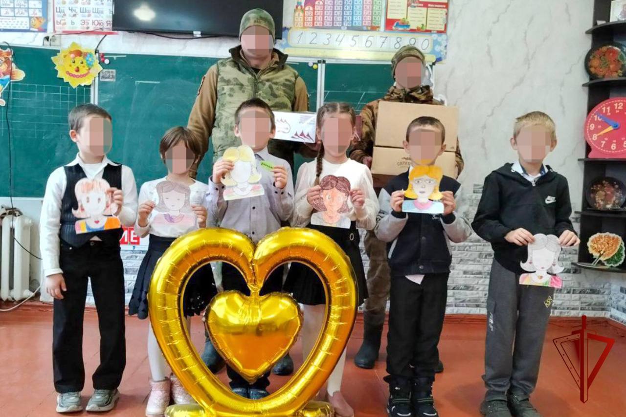 Военнослужащие Росгвардии провели военно-патриотические мероприятия для молодежи в Херсонской и Запорожской областях Военнослужащие Росгвардии провели военно-патриотические мероприятия для молодежи в Херсонской и Запорожской областях