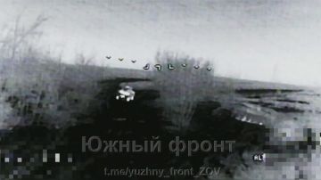 Дроновод спецподразделения "Южной" группировки войск уничтожил ББМ "Хамви" противника