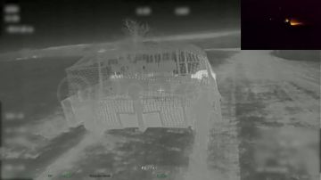 Уничтожение МТ-ЛБ ВСУ с живой силой операторами БпЛА отряда «Пламя» Добровольческого корпуса ВС РФ