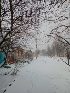 Херсон припорошило белым-белым снежком, и город сразу стал похож на волшебную зимнюю сказку