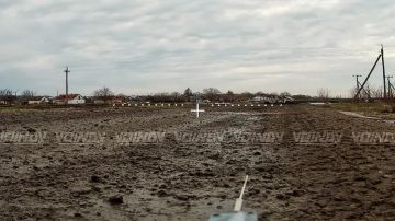 Операторы БпЛА 14 гвардейской бригады спецназа во взаимодействии с 5 армией группировки "Восток" продолжают уничтожение техники противника к западу от н.п. Гуляй-поле. На сей раз на перекрестке в Верхней Терсе поражена ББМ...