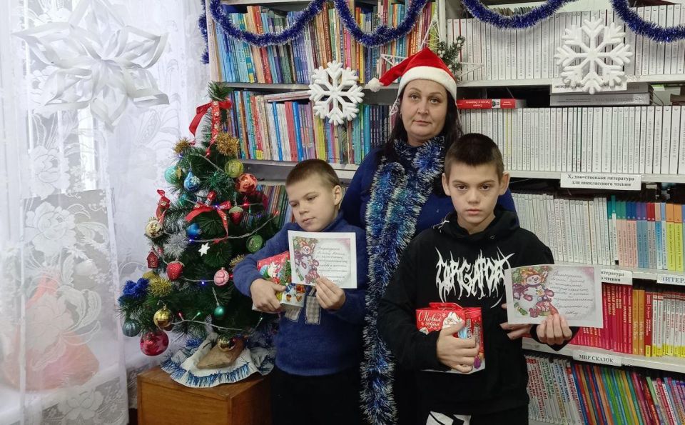 В Раздольненской библиотеке состоялся яркий праздник «Новогоднее приключение» В Раздольненской библиотеке состоялся яркий праздник «Новогоднее приключение»