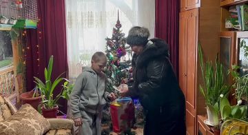 Предприниматель Михаил исполнил новогодние желания троих детей Любимовки