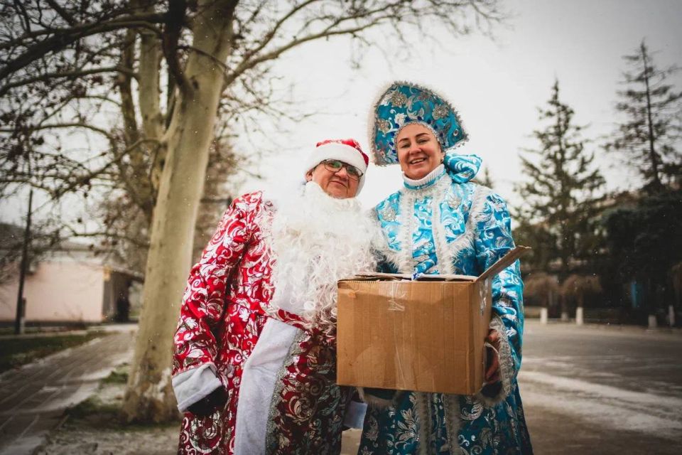 С наступившим Новым годом, Герои! С наступившим Новым годом, Герои!