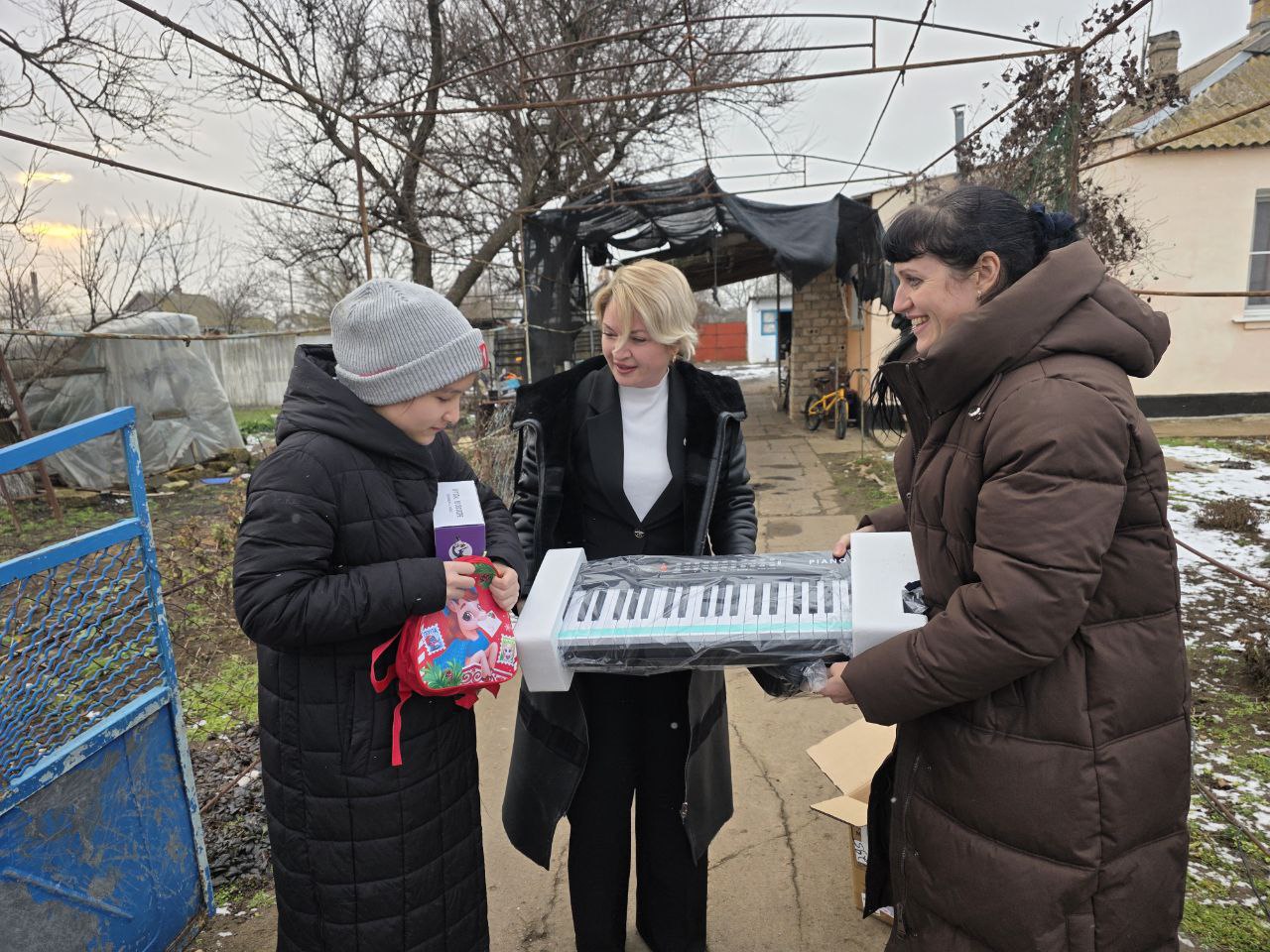 В Херсонской области более 4000 человек участвовали в новогодних акциях "Единой России", заявил Владимир Сальдо В Херсонской области более 4000 человек участвовали в новогодних акциях "Единой России", заявил Владимир Сальдо