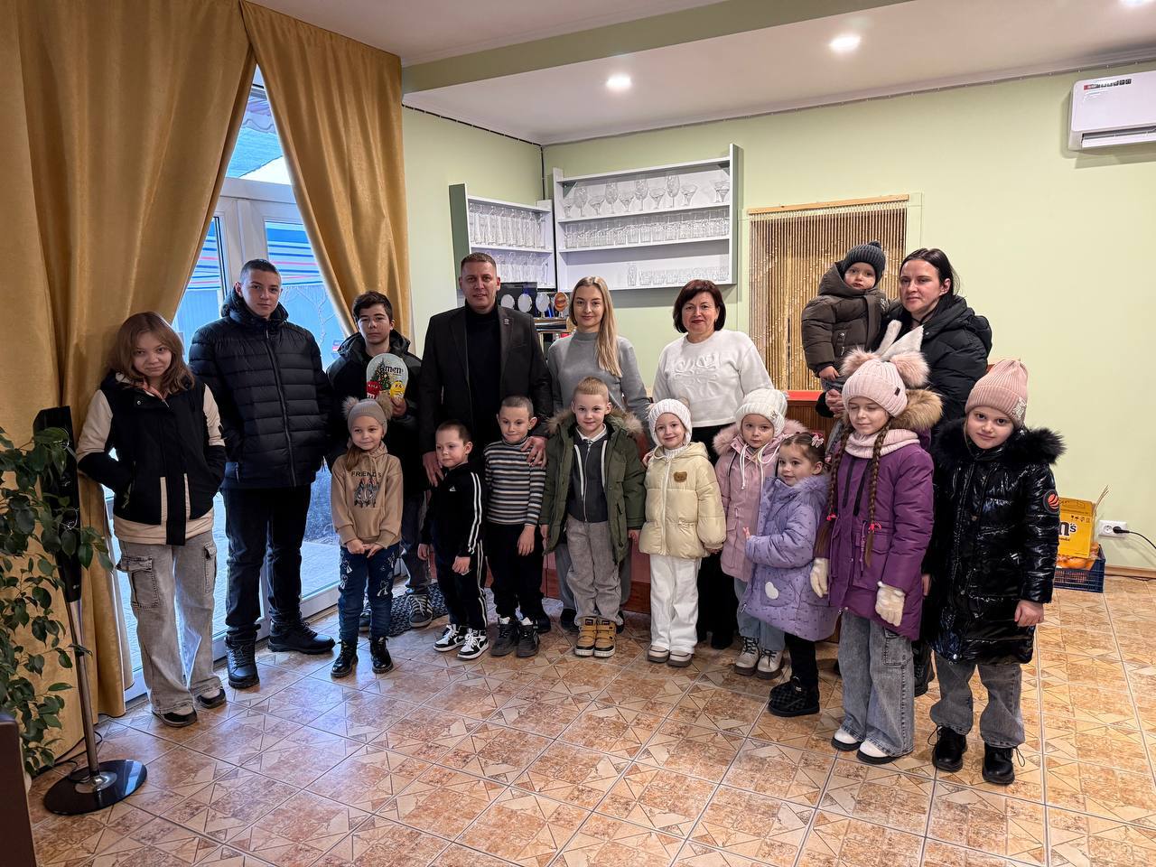 В Херсонской области более 4000 человек участвовали в новогодних акциях "Единой России", заявил Владимир Сальдо В Херсонской области более 4000 человек участвовали в новогодних акциях "Единой России", заявил Владимир Сальдо