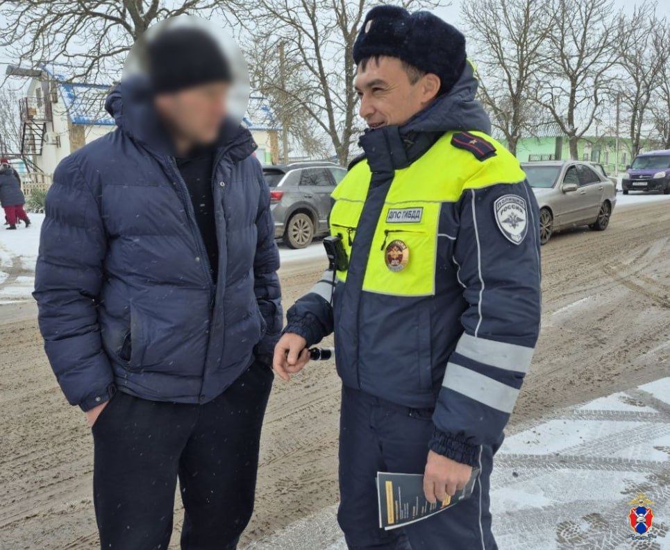 В Чаплынском округе Херсонской области сотрудники Госавтоинспекции провели профилактическую акцию В Чаплынском округе Херсонской области сотрудники Госавтоинспекции провели профилактическую акцию