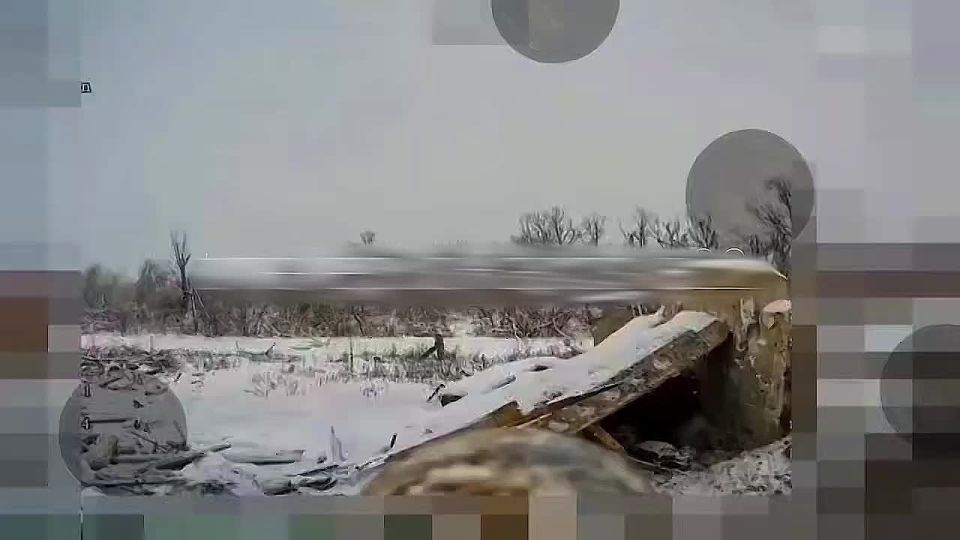 Ликвидация колумбийского наемника FPV-дроном ВС РФ , который упал рядом, но не сразу сдетонировал