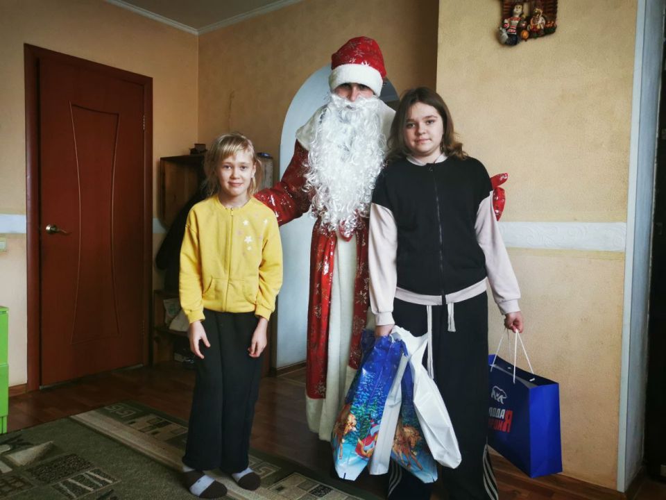 Праздник в каждый дом: в Голопристанском округе поздравили детей с особыми потребностями и многодетные семьи Праздник в каждый дом: в Голопристанском округе поздравили детей с особыми потребностями и многодетные семьи