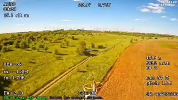 Енот из Херсона: Увлекательные кадры погони FPV-дрона за бандеромобилем