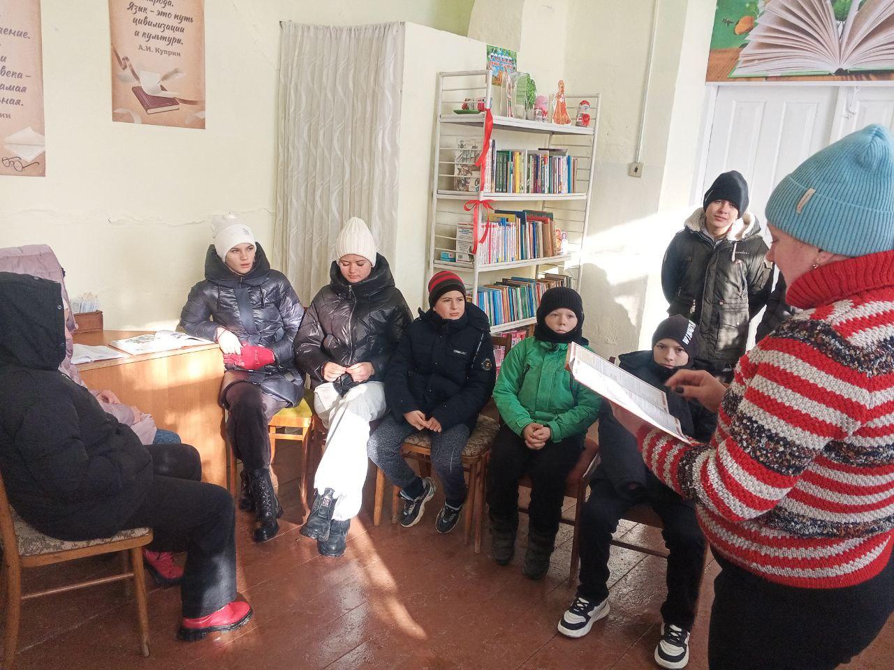 Снежная фантазия и книжная магия: новогодний калейдоскоп в библиотеке Снежная фантазия и книжная магия: новогодний калейдоскоп в библиотеке