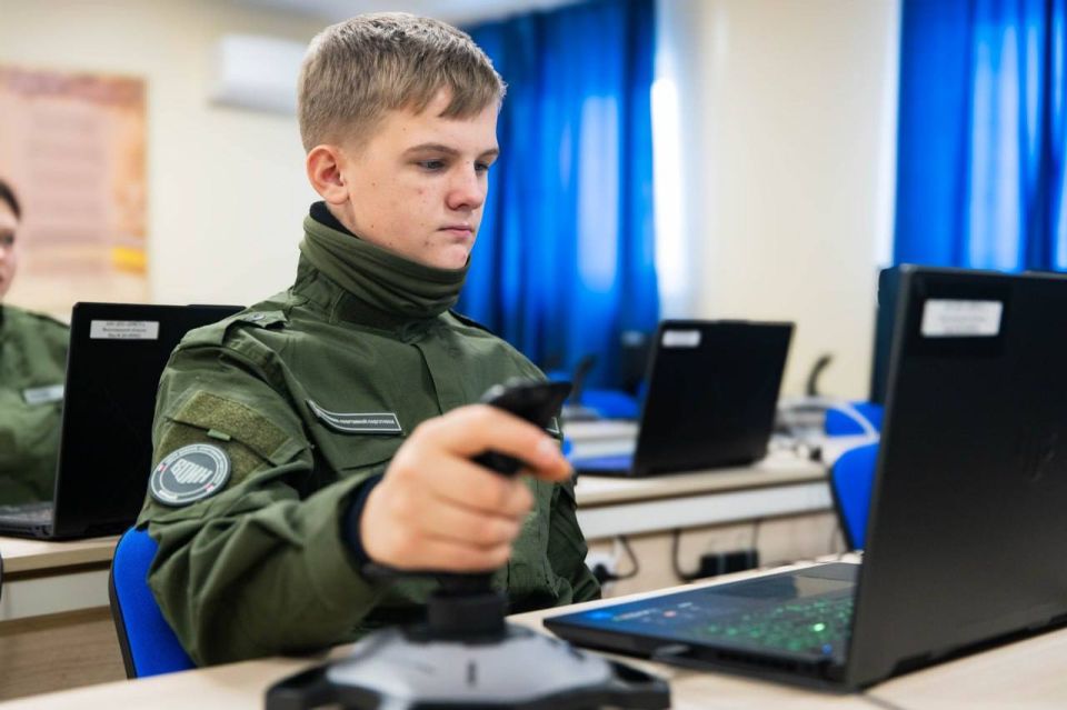 Дети ветеранов СВО приняли участие в проекте «Гордость нации. Путь развития» в Волгограде Дети ветеранов СВО приняли участие в проекте «Гордость нации. Путь развития» в Волгограде