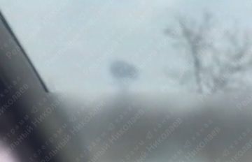 Николаев - два прилета. Над естами попаданий клубится дым