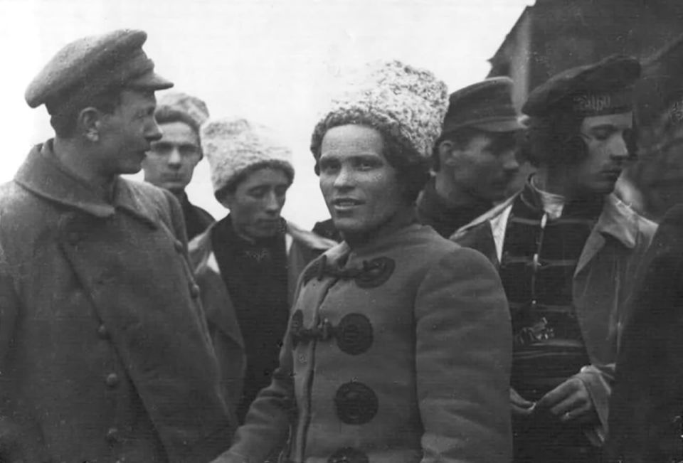 История махновщины — феномена приазовских степей