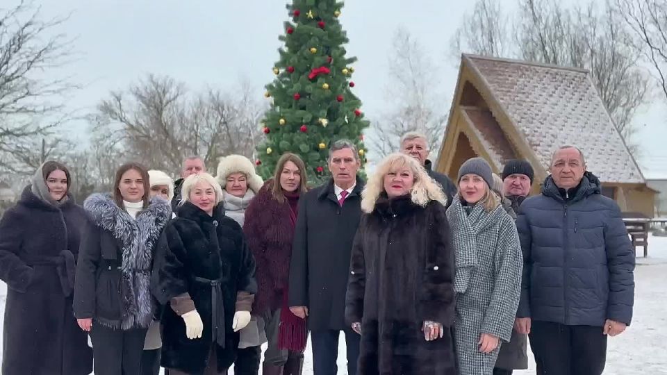 17 января 2026 года в России впервые отмечается День артиста — профессиональный праздник артистов театра, кино, цирка, эстрады, а также музыкантов и эстрадных исполнителей.