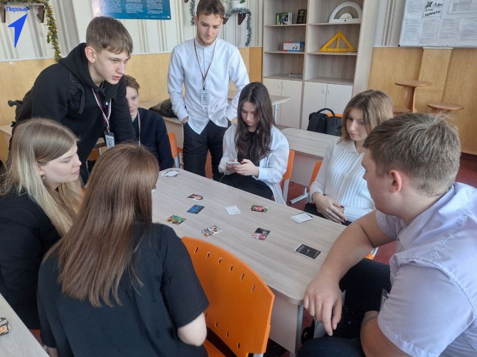 ������ ���������� ����� � 1 ������� �������� � ����� �Meme Club�