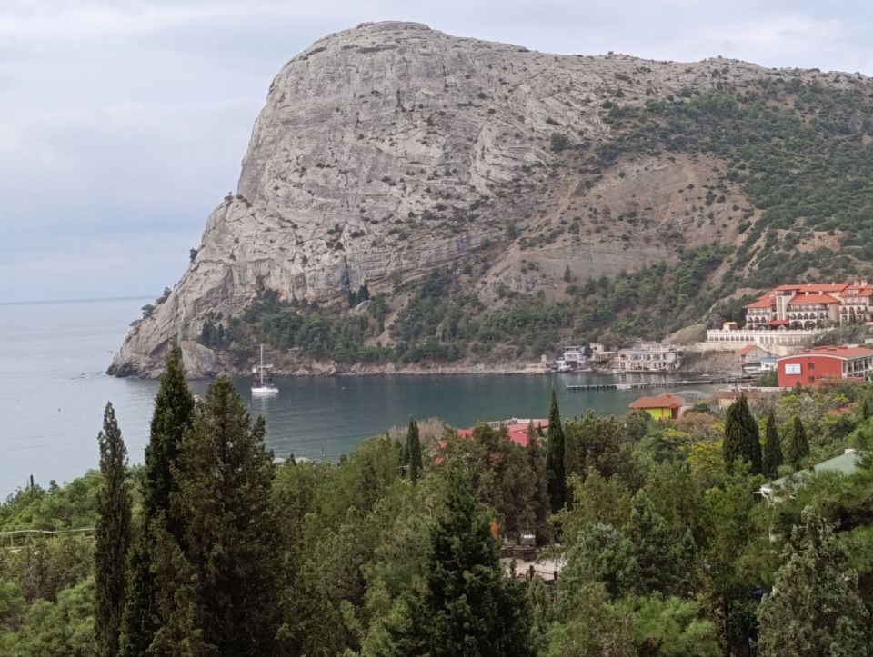 Уважаемые крымчане!. От всего сердца и от имени всех жителей Генического муниципального округа Херсонской области поздравляю вас с одним из самых важных и светлых праздников – Днём Республики Крым! Этот день – символ силы... Уважаемые крымчане!. От всего сердца и от имени всех жителей Генического муниципального округа Херсонской области поздравляю вас с одним из самых важных и светлых праздников – Днём Республики Крым! Этот день – символ силы...