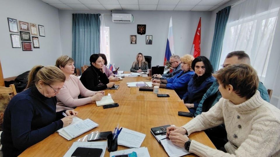Забота о детях: в Скадовске прошло заседание комиссии по делам несовершеннолетних и защите их прав Забота о детях: в Скадовске прошло заседание комиссии по делам несовершеннолетних и защите их прав