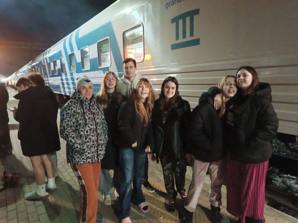 Женская команда КВН Херсонской области отправилась на фестиваль «КиВиН-2026» в Сочи Женская команда КВН Херсонской области отправилась на фестиваль «КиВиН-2026» в Сочи