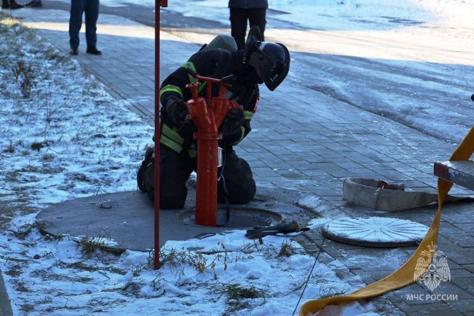 В Херсонской области прошли пожарно-тактические учения спасателей В Херсонской области прошли пожарно-тактические учения спасателей