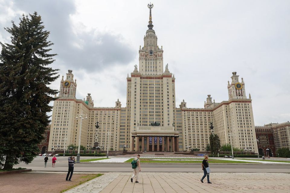 Председатель Совета Федерации Валентина Матвиенко поздравила профессорско-преподавательский состав, студентов, аспирантов и выпускников Московского государственного университета имени М.В. Ломоносова с Днем российского...