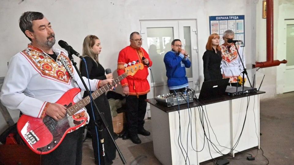 Коллектив Центра культуры и досуга выступил перед Скадовскими сотрудниками МЧС Коллектив Центра культуры и досуга выступил перед Скадовскими сотрудниками МЧС