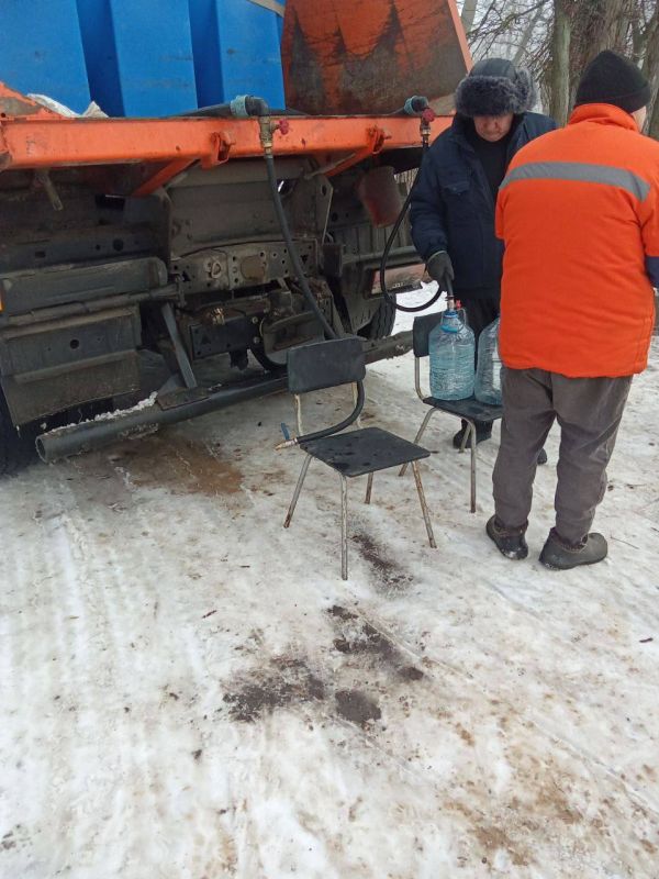 В Таврийске продолжается бесперебойный подвоз питьевой воды! В Таврийске продолжается бесперебойный подвоз питьевой воды!