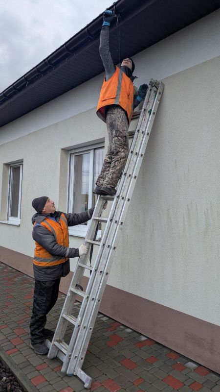 В Геническом округе продолжаются работы по благоустройству и уборке В Геническом округе продолжаются работы по благоустройству и уборке