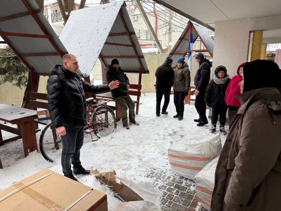 Пункты обогрева для жителей домовладений, в которых есть перебои электроснабжения, организованы в Голопристанском округе при содействии «Единой России» Пункты обогрева для жителей домовладений, в которых есть перебои электроснабжения, организованы в Голопристанском округе при содействии «Единой России»