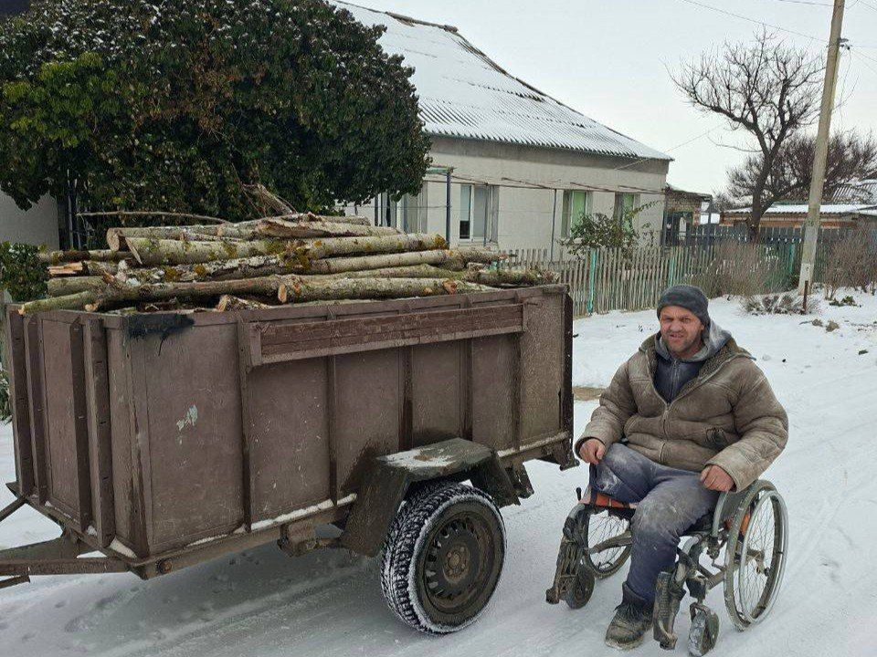 В Голопристанском округе при содействии Единой России организовали доставку дров людям с ограниченными возможностями здоровья и семье участника СВО В Голопристанском округе при содействии Единой России организовали доставку дров людям с ограниченными возможностями здоровья и семье участника СВО