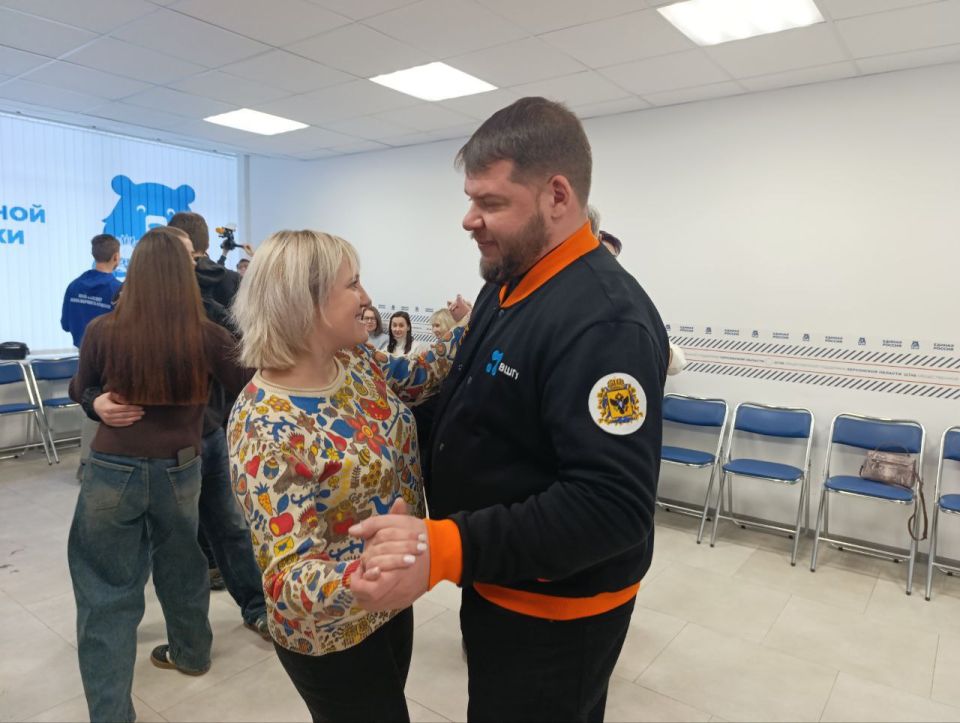 В Геническе почтили память героев Сталинградской битвы и станцевали «Случайный вальс» В Геническе почтили память героев Сталинградской битвы и станцевали «Случайный вальс»