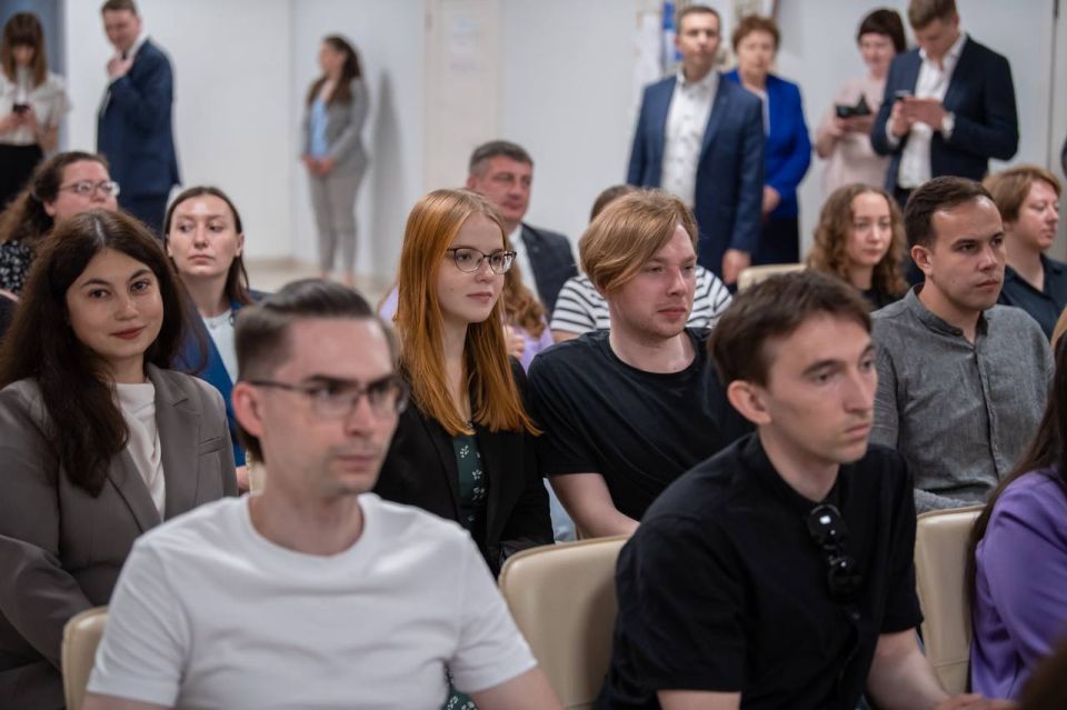 Уважаемые аспиранты и адъюнкты Херсонской области! Уважаемые аспиранты и адъюнкты Херсонской области!
