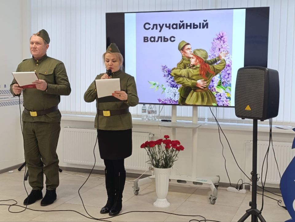 В Геническе почтили память героев Сталинградской битвы и станцевали «Случайный вальс» В Геническе почтили память героев Сталинградской битвы и станцевали «Случайный вальс»