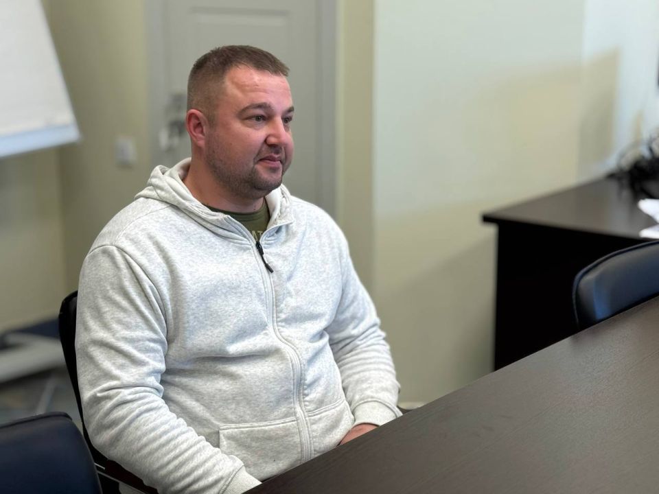 Встреча министра с наставником: как ветеран СВО Евгений Мокану помогает школьникам региона Встреча министра с наставником: как ветеран СВО Евгений Мокану помогает школьникам региона