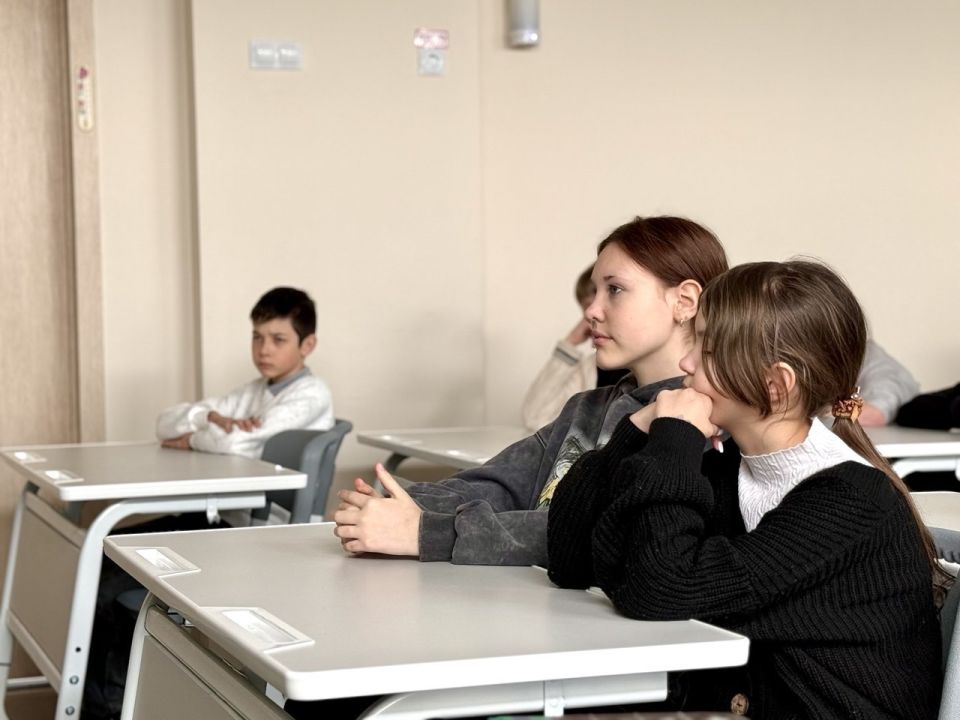 В Геническе прошел урок мужества «У войны не детское лицо» В Геническе прошел урок мужества «У войны не детское лицо»