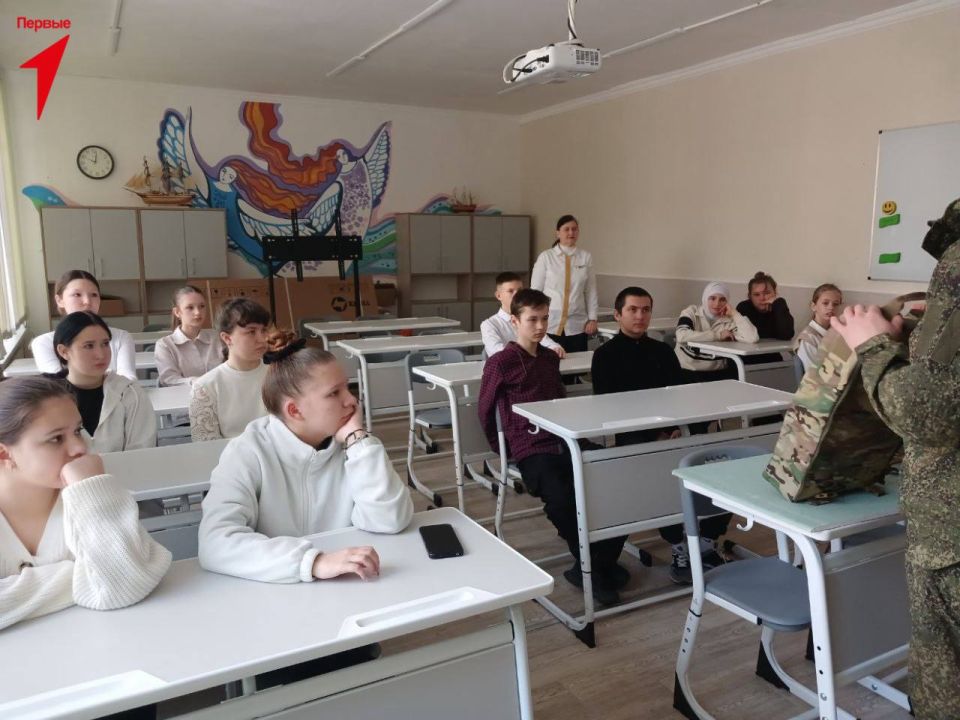 Первые Чаплинской школы № 1 готовятся к «Зарнице 2.0» Первые Чаплинской школы № 1 готовятся к «Зарнице 2.0»