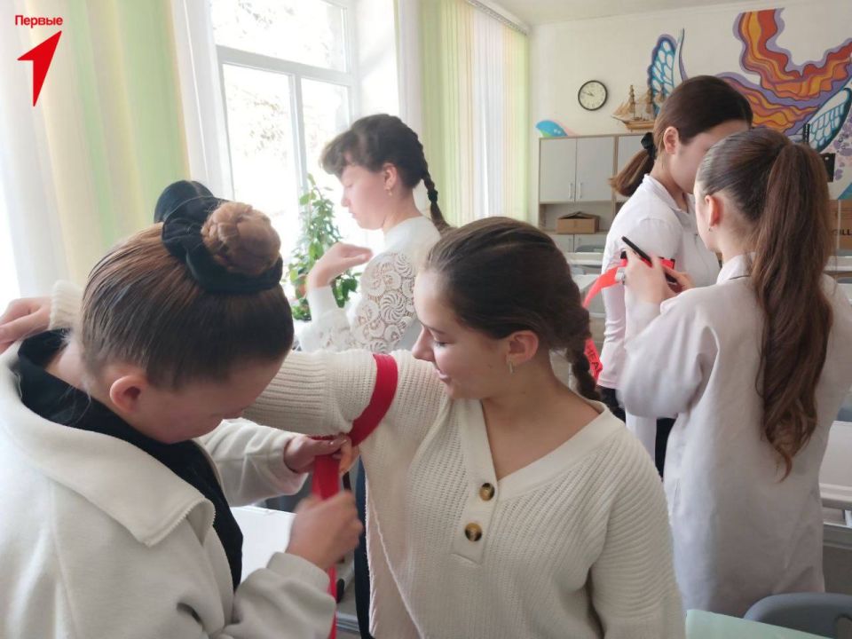 Первые Чаплинской школы № 1 готовятся к «Зарнице 2.0» Первые Чаплинской школы № 1 готовятся к «Зарнице 2.0»