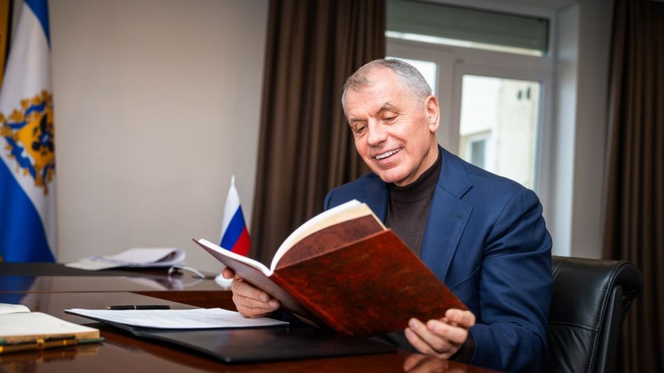 Владимир Сальдо и Владимир Константинов обсудили развитие Херсонской области и сотрудничество с Крымом Владимир Сальдо и Владимир Константинов обсудили развитие Херсонской области и сотрудничество с Крымом