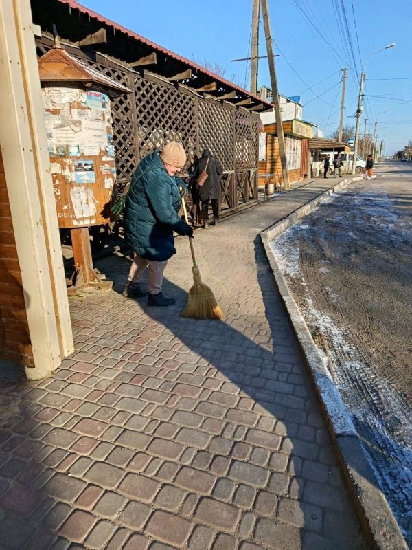 Работы по благоустройству и санитарной очистке округа продолжаются Работы по благоустройству и санитарной очистке округа продолжаются