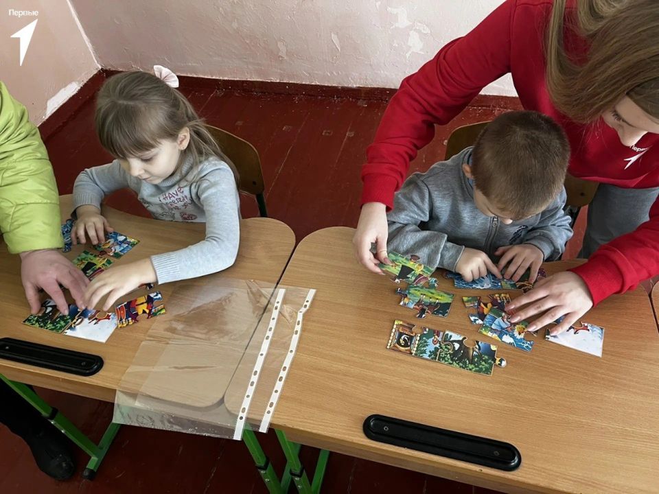 Первые Новопокровской школы провели мероприятие для маленьких гостей Первые Новопокровской школы провели мероприятие для маленьких гостей