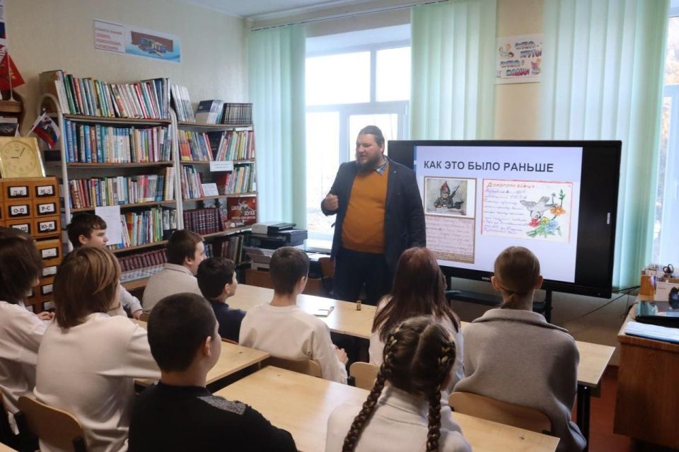 Юные таланты приняли участие в акции «Нарисуй открытку Защитнику» Юные таланты приняли участие в акции «Нарисуй открытку Защитнику»
